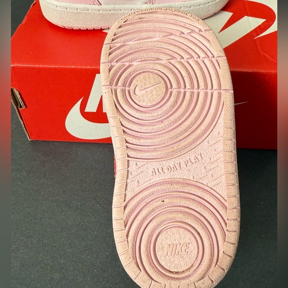 Nike Court Borough Low 2 | White and Pink
Toddler Size 6C | DQ0493100 - Picture 6 of 6